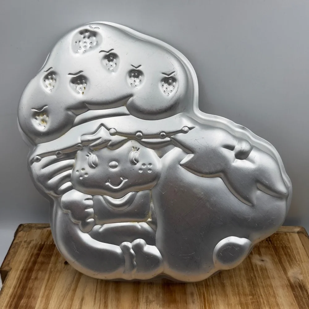 Vintage 1980 Wilton Strawberry Shortcake Cake Pan Silver Aluminum 502-3835